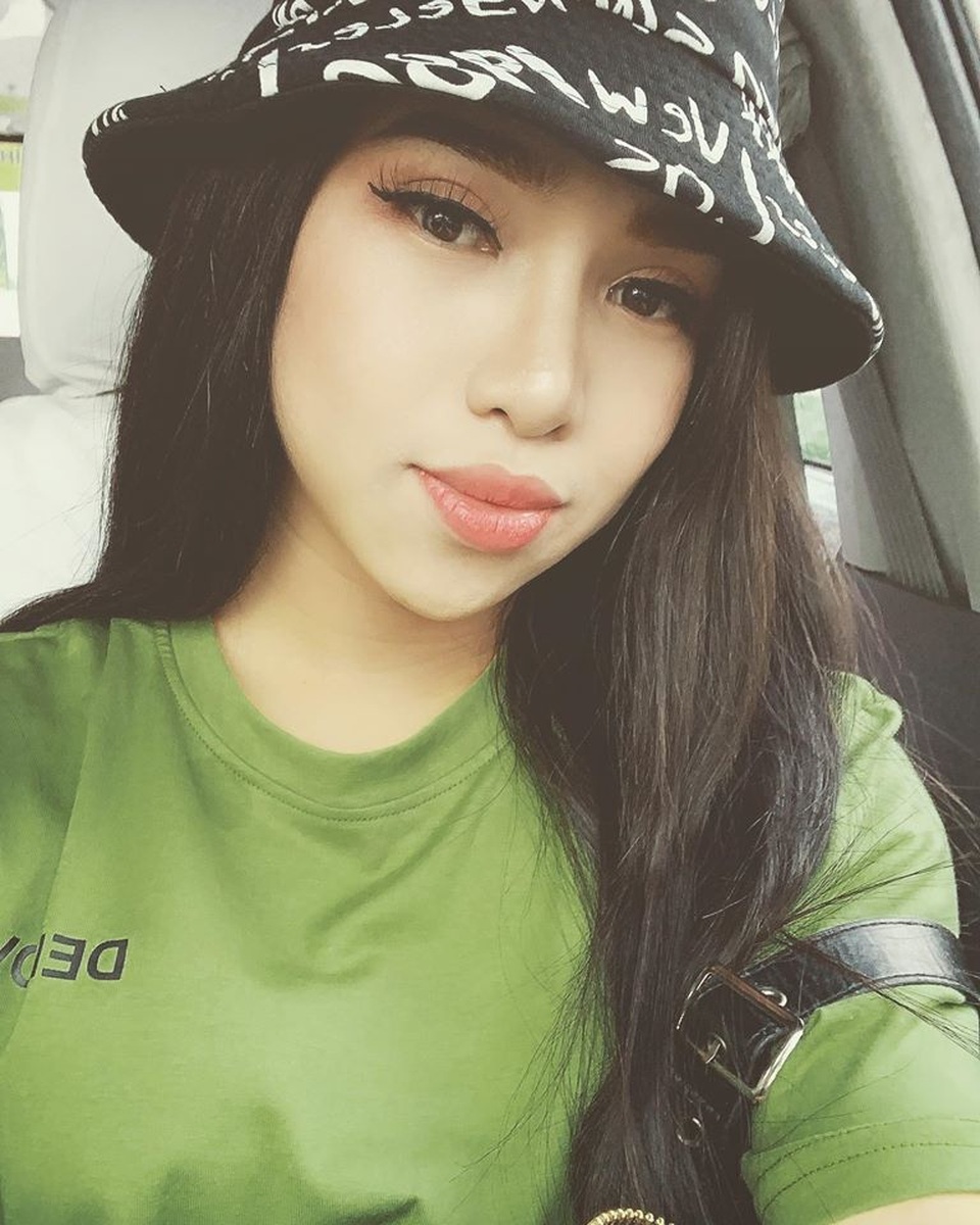 “Thánh vẽ lông mày” chưa nghĩ đến chuyện chuyển giới, đám cưới đồng tính - 4