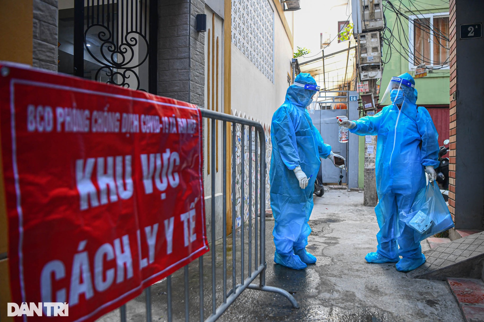 F0 ở Hà Nội tăng vọt, nhân viên y tế điều trị tại nhà như thế nào? - 16 F0 ở Hà Nội tăng vọt, nhân viên y tế điều trị tại nhà như thế nào? - 16