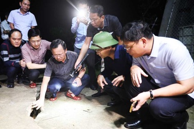 Xuất hiện vết nứt lớn ở Quảng Ninh, di dời khẩn cấp 136 hộ dân