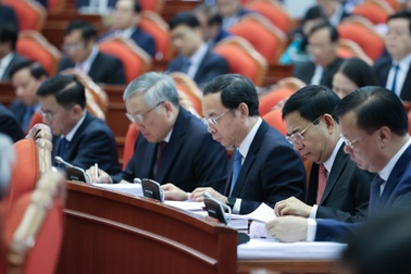 Trung ương thảo luận về lộ trình thực hiện chế độ tiền lương mới