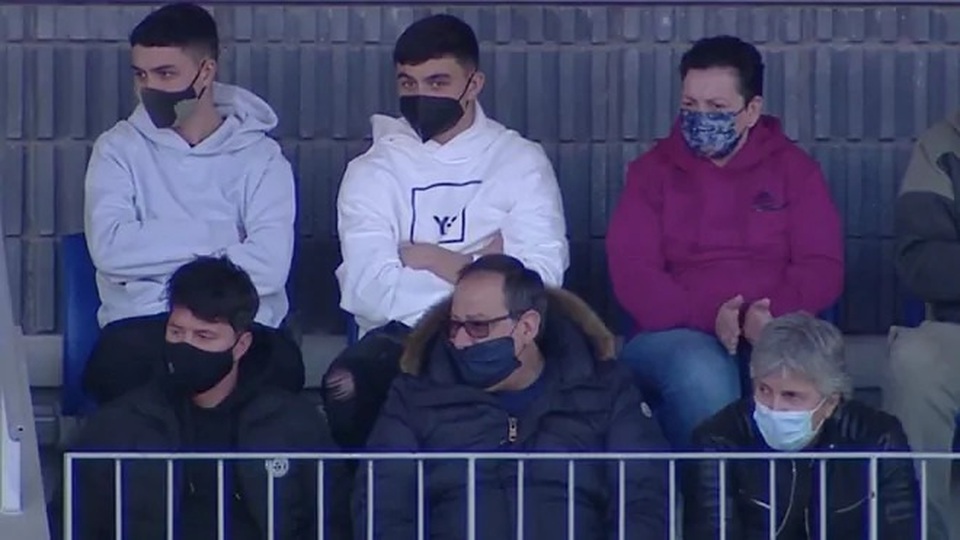 Cha của Messi bất ngờ xuất hiện ở Barcelona, thương vụ lớn sắp chốt - 1 Cha của Messi bất ngờ xuất hiện ở Barcelona, thương vụ lớn sắp chốt - 1
