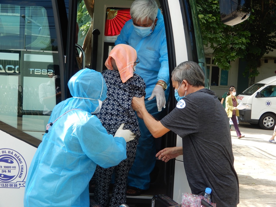 Đà Nẵng cho ra viện cùng lúc 31 bệnh nhân mắc Covid-19 - 5 Đà Nẵng cho ra viện cùng lúc 31 bệnh nhân mắc Covid-19 - 5