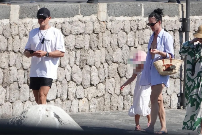 Katy Perry và Orlando Bloom đi chơi cùng nhau sau tuyên bố chia tay - 3 Katy Perry và Orlando Bloom đi chơi cùng nhau sau tuyên bố chia tay - 3