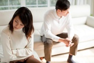 Tôi khốn khổ vì sở thích "lạ" dịp Tết của vợ