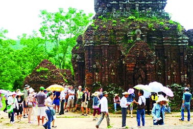 Đi tour ngày Tết