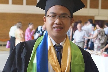 Câu hỏi “DHS nên về nước hay ở lại” là sáo rỗng…