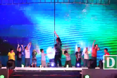 Cuối tuần đi xem kỷ lục gia thế giới biểu diễn bong bóng xà phòng