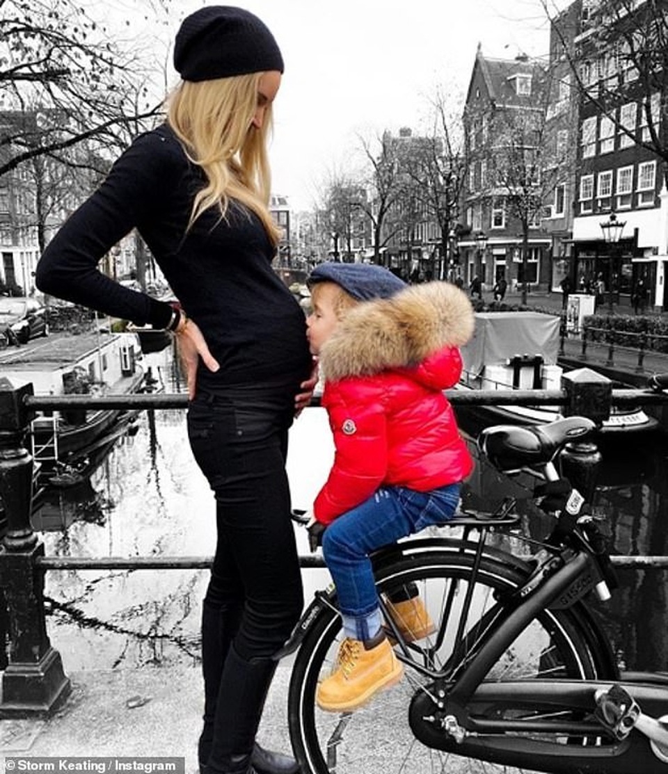 Thành viên nhóm Boyzone đưa vợ bầu dự sự kiện - 8