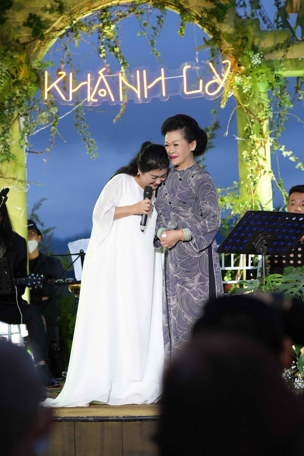 Trịnh Công Sơn từng viết nhạc cho Khánh Ly vì tưởng bà... qua đời - 3 Trịnh Công Sơn từng viết nhạc cho Khánh Ly vì tưởng bà... qua đời - 3