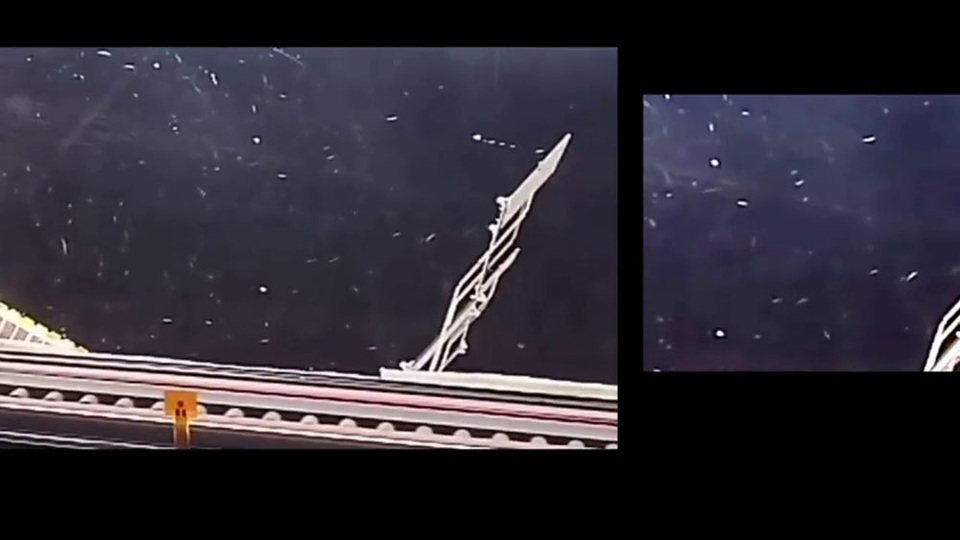 Vật thể bí ẩn bất ngờ xuất hiện sau lưng phi hành gia trên trạm ISS - 2 Vật thể bí ẩn bất ngờ xuất hiện sau lưng phi hành gia trên trạm ISS - 2