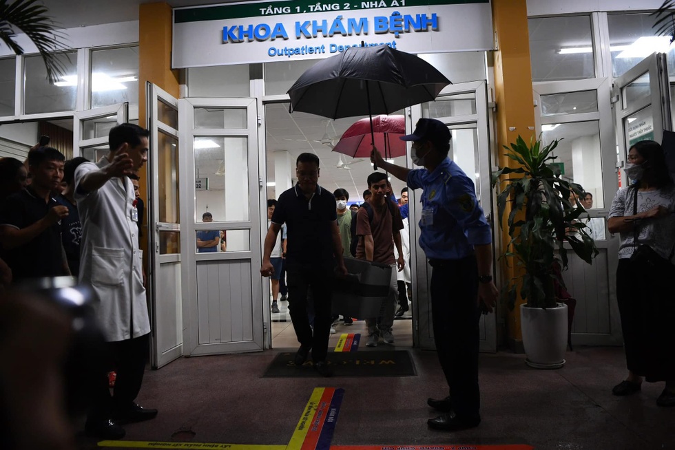 5 giờ xuyên đêm và khoảnh khắc ghép tim đầu tiên ở BV Đại học Y Dược TPHCM - 3 5 giờ xuyên đêm và khoảnh khắc ghép tim đầu tiên ở BV Đại học Y Dược TPHCM - 3