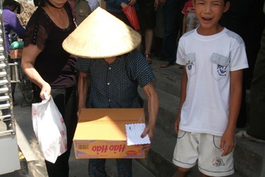 50 suất quà đến với cựu TNXP Làng Lòi