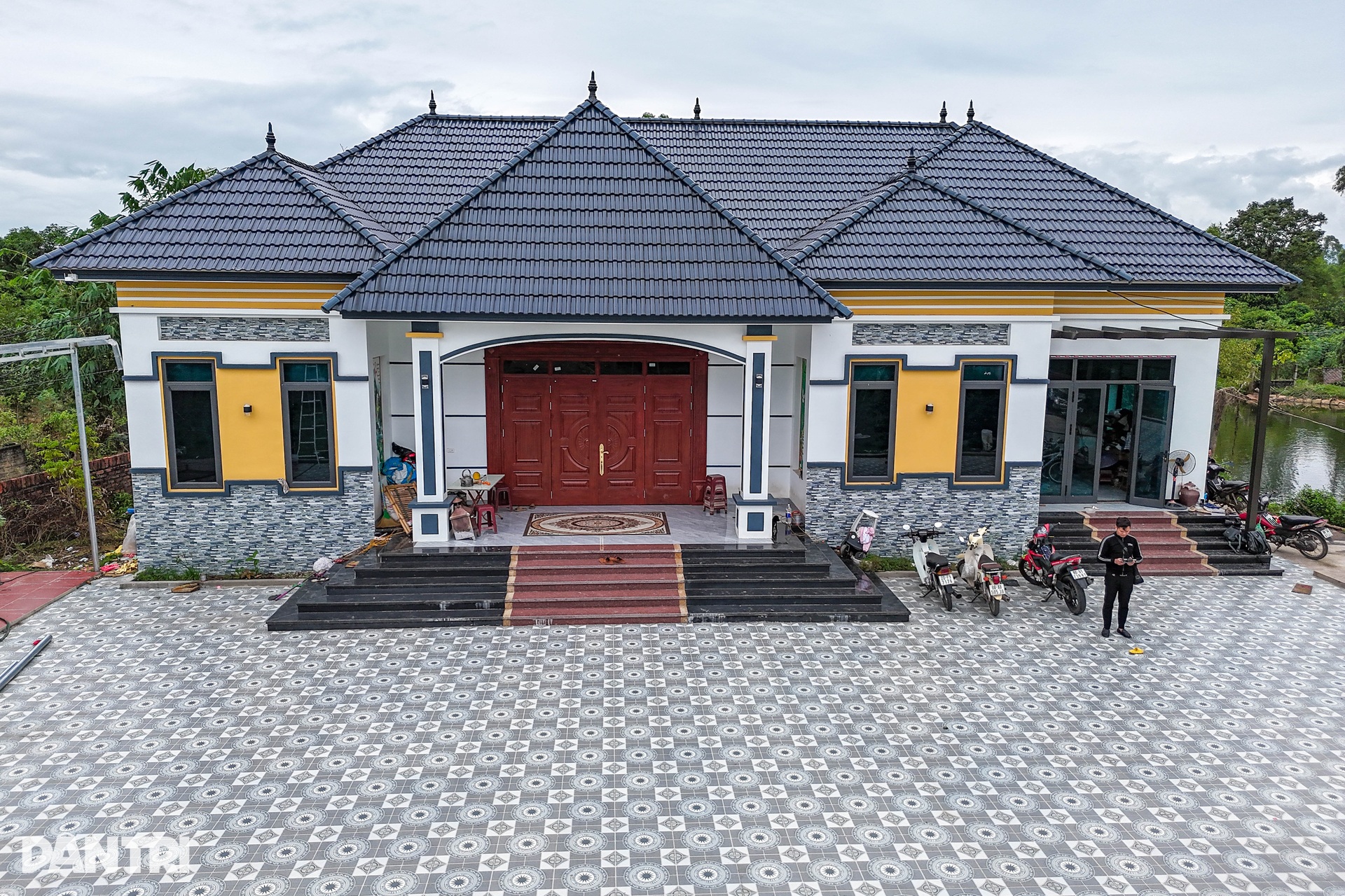 Chiêm ngưỡng cơ ngơi tiền tỷ của đôi vợ chồng người dân tộc Sán Dìu - 3 Chiêm ngưỡng cơ ngơi tiền tỷ của đôi vợ chồng người dân tộc Sán Dìu - 3