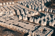 Thị trấn có hàng trăm biệt thự nghìn tỷ đồng bị bỏ hoang