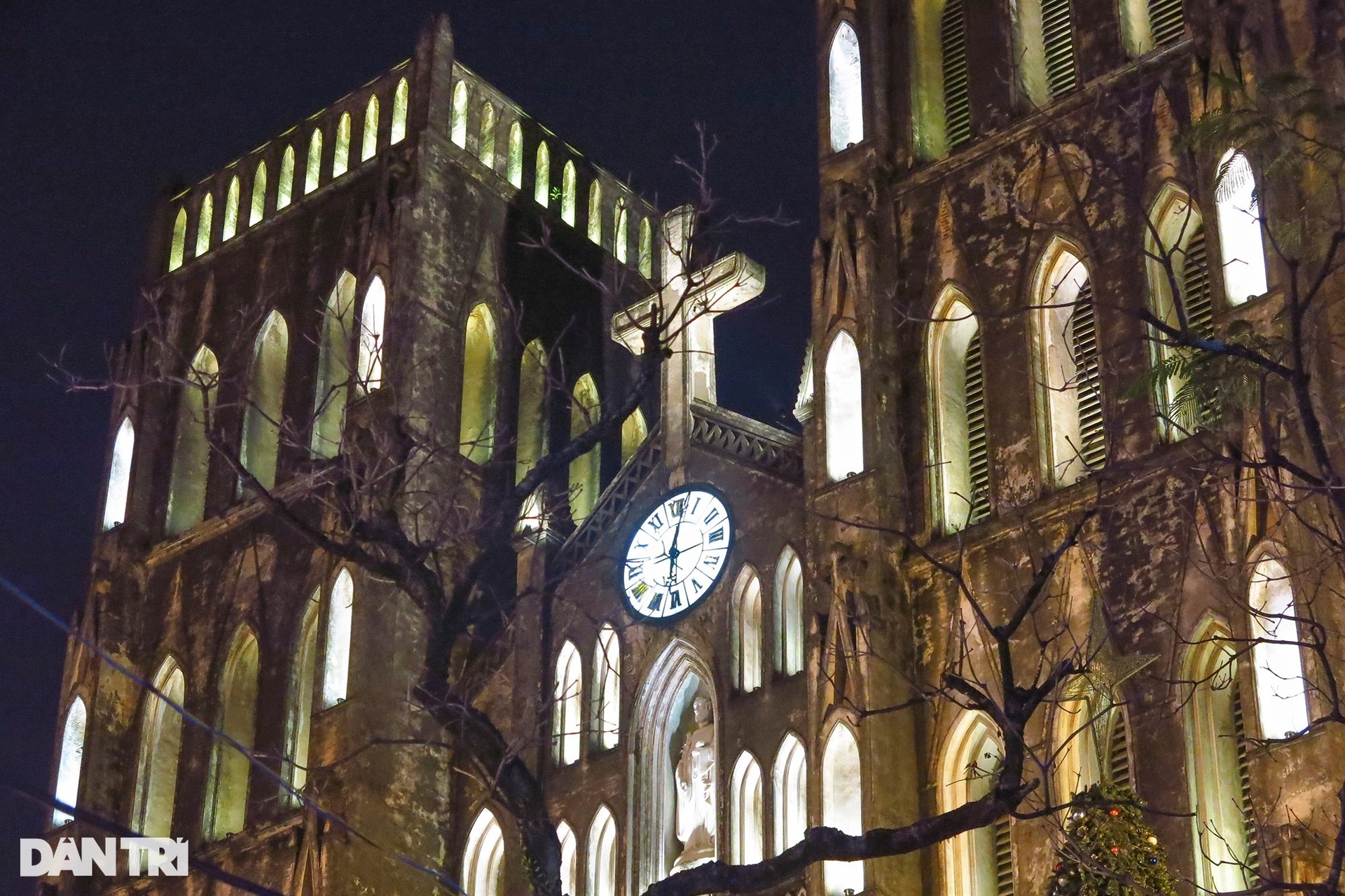 So sánh hình ảnh Nhà Thờ Lớn Hà Nội trước và sau khi trùng tu sửa chữa - 25