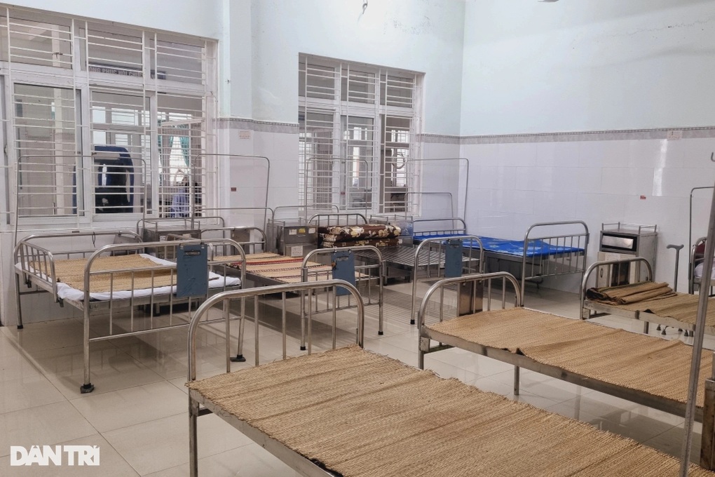 Lãnh đạo Bệnh viện Y học Cổ truyền và Giám đốc Sở Y tế bị phê bình - 1 Lãnh đạo Bệnh viện Y học Cổ truyền và Giám đốc Sở Y tế bị phê bình - 1