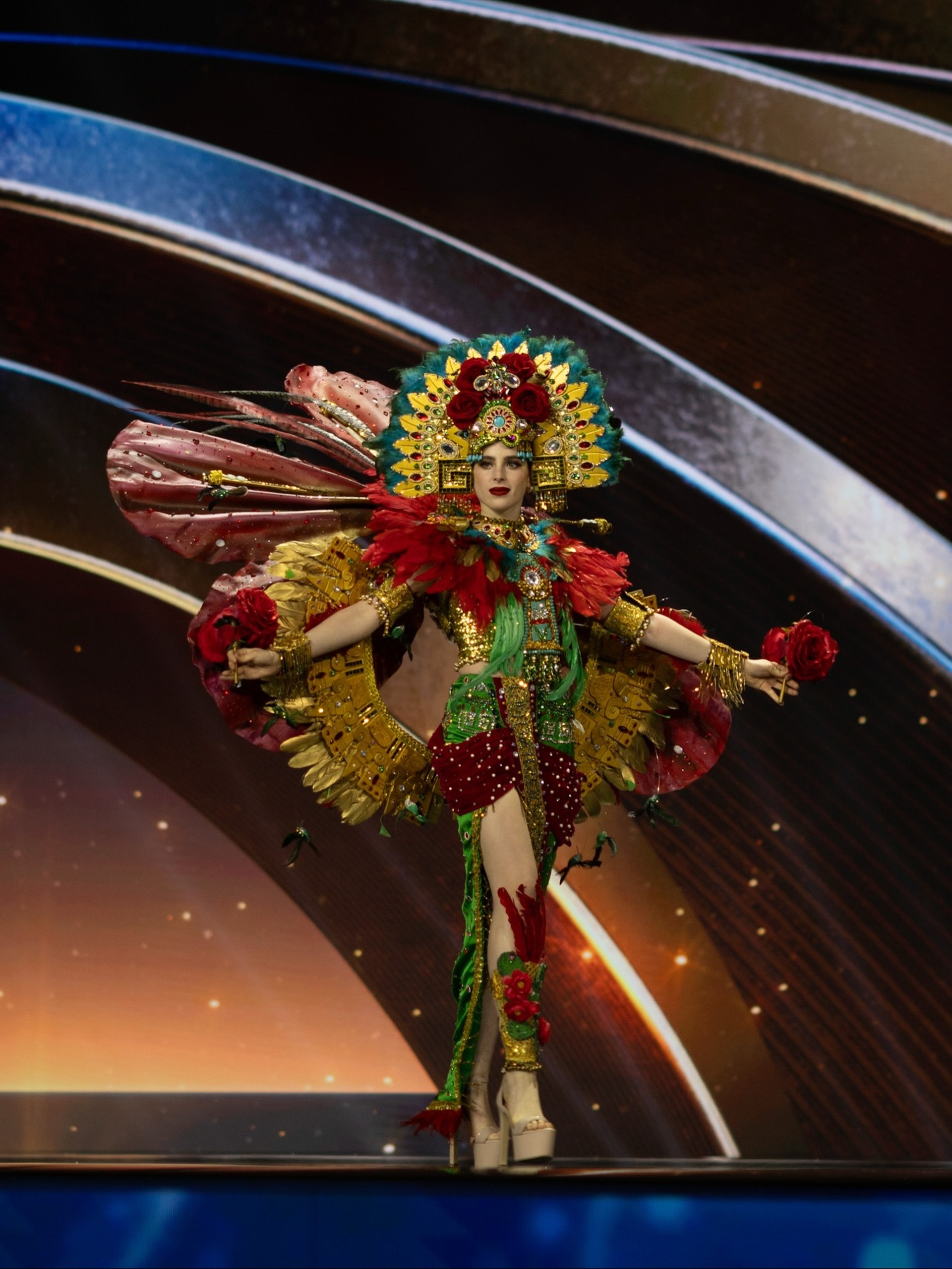 Màn biến hình độc lạ của người đẹp Na Uy gây sốt Hoa hậu Hoàn vũ 2025 - 7