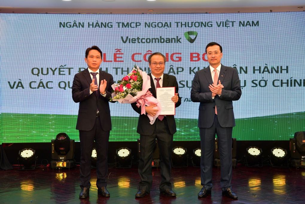 Vietcombank thành lập Khối Vận hành và điều chuyển nhân sự trụ sở chính - 4 Vietcombank thành lập Khối Vận hành và điều chuyển nhân sự trụ sở chính - 4
