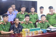 Vây bắt đối tượng mang 7kg ma túy đá trong đêm ở biên giới xứ Nghệ