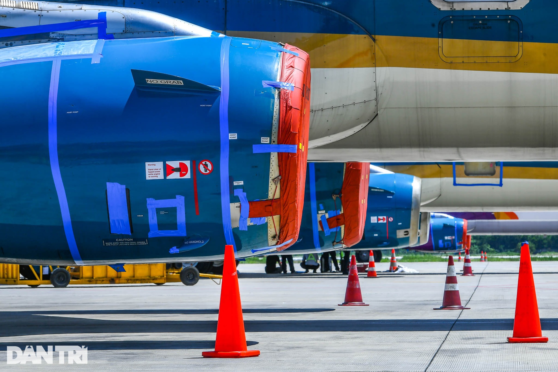 Ám ảnh hàng trăm tàu bay đắp chiếu nằm la liệt tại Nội Bài, Tân Sơn Nhất - 9 Ám ảnh hàng trăm tàu bay đắp chiếu nằm la liệt tại Nội Bài, Tân Sơn Nhất - 9