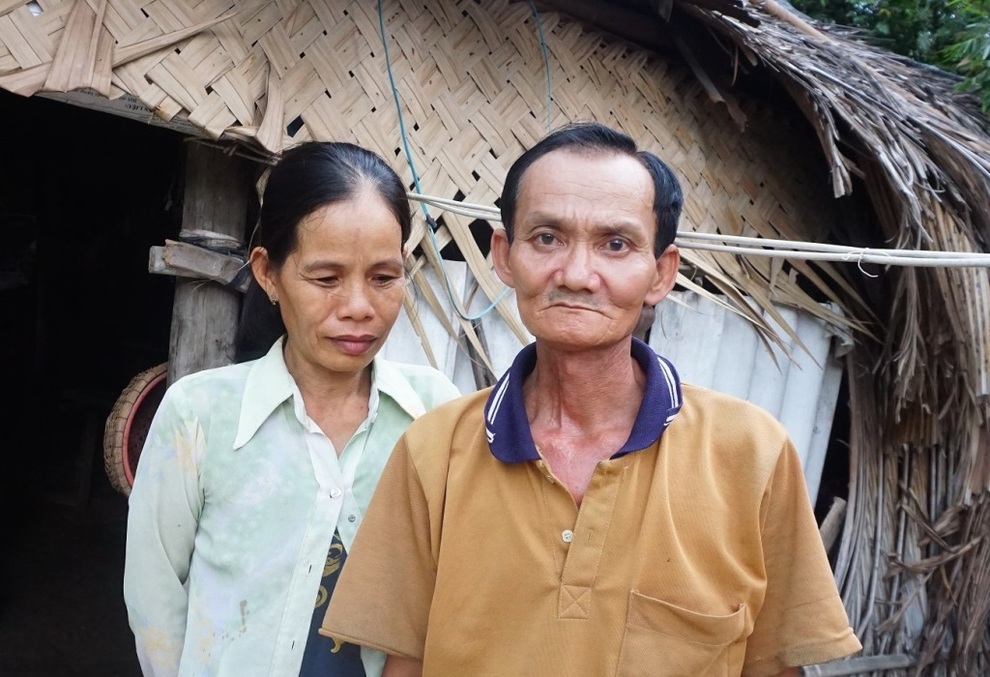 Vợ chồng nghèo kiết trong ngôi nhà xơ xác, 2 đứa con nguy cơ phải nghỉ học - 5 Vợ chồng nghèo kiết trong ngôi nhà xơ xác, 2 đứa con nguy cơ phải nghỉ học - 5
