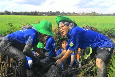 Tuổi trẻ tiên phong xây dựng kết cấu hạ tầng nông thôn