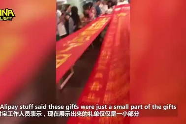 Ngược đời: Cô gái bế tắc khi phải tiêu hết tiền trúng số độc đắc!