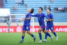 Thắng tưng bừng U23 Lào, U23 Campuchia dẫn đầu bảng B SEA Games