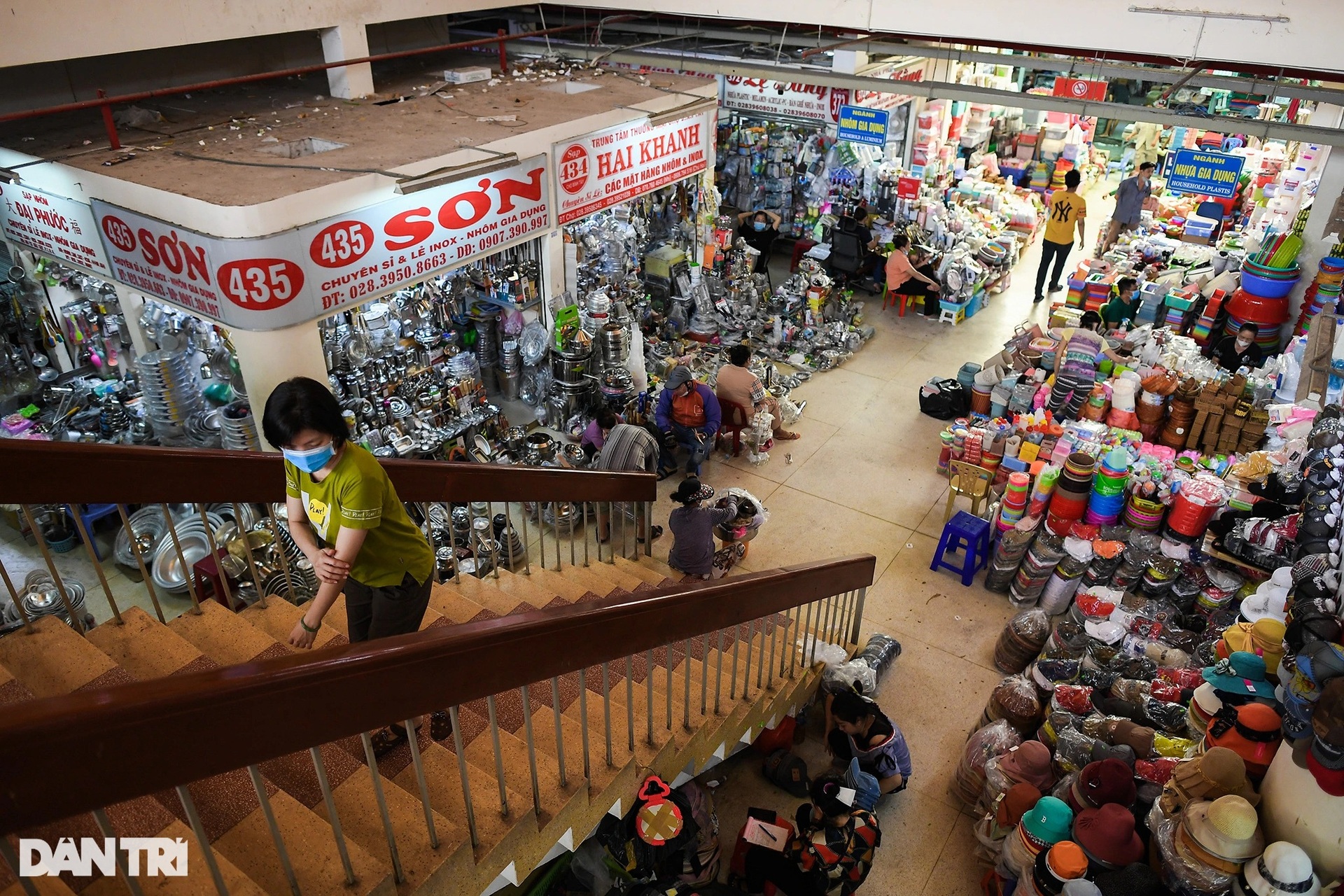 Loạt chợ lớn nhất TPHCM ế ẩm, nhiều tiểu thương bỏ sạp nghỉ kinh doanh - 1 Loạt chợ lớn nhất TPHCM ế ẩm, nhiều tiểu thương bỏ sạp nghỉ kinh doanh - 1