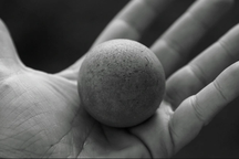 Người Maya dùng tro người chết để làm "bóng cao su"?