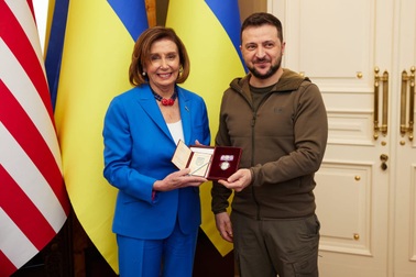 Tổng thống Zelensky nhận thư từ bà Pelosi trước chuyến thăm Mỹ