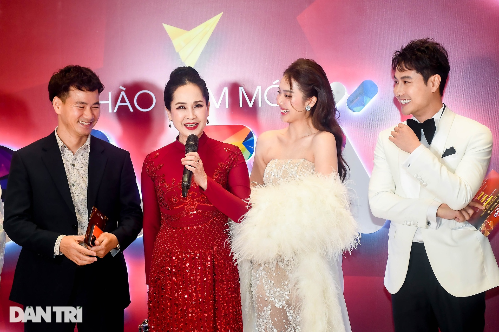 VTV Awards 2023: Dàn diễn viên, MC hot dự thảm đỏ - 3