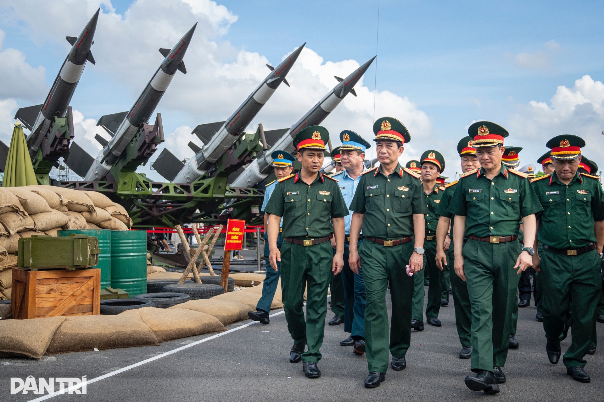 Đại tướng Phan Văn Giang trải nghiệm lái xe không kính đường Trường Sơn - 14