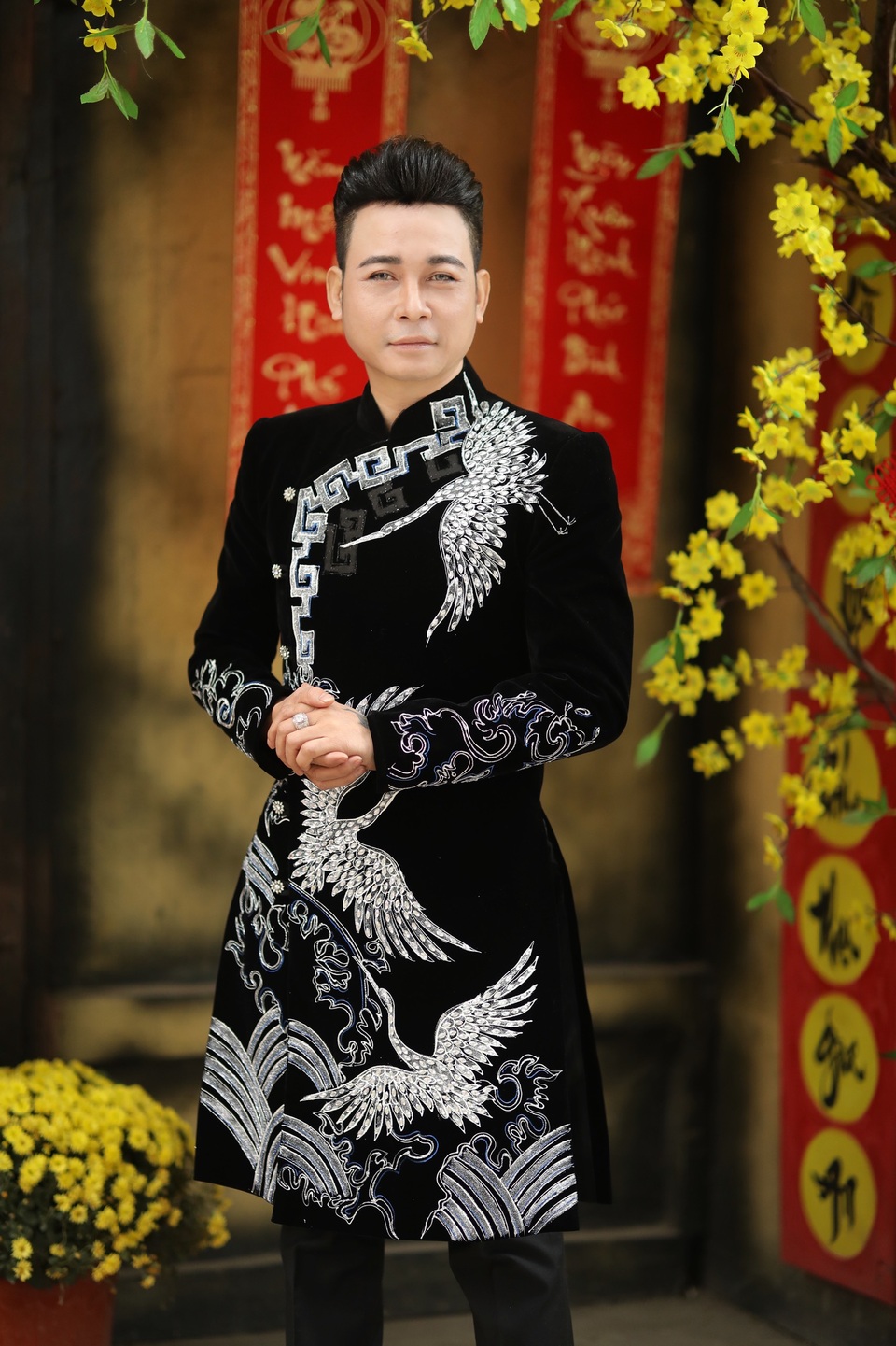 Ca sĩ Linh Nguyễn nợ nần vì bị hủy show ngày cận Tết - 1 Ca sĩ Linh Nguyễn nợ nần vì bị hủy show ngày cận Tết - 1