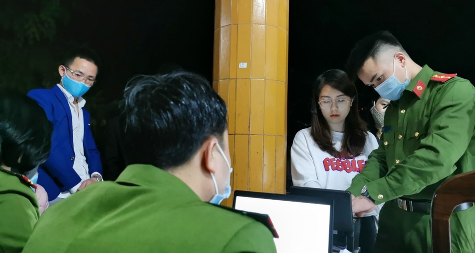 Ngày bận làm rẫy, dạy học…, tối tranh thủ đi làm căn cước công dân - 10 Ngày bận làm rẫy, dạy học…, tối tranh thủ đi làm căn cước công dân - 10