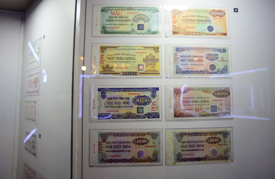 Tiền giấy Việt Nam qua các thời kỳ.jpg