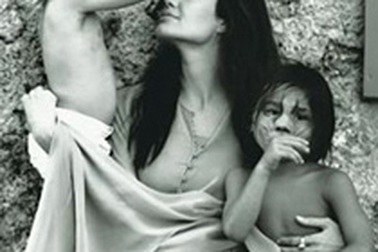 Hé lộ những bức ảnh của Angelina do Brad Pitt chụp