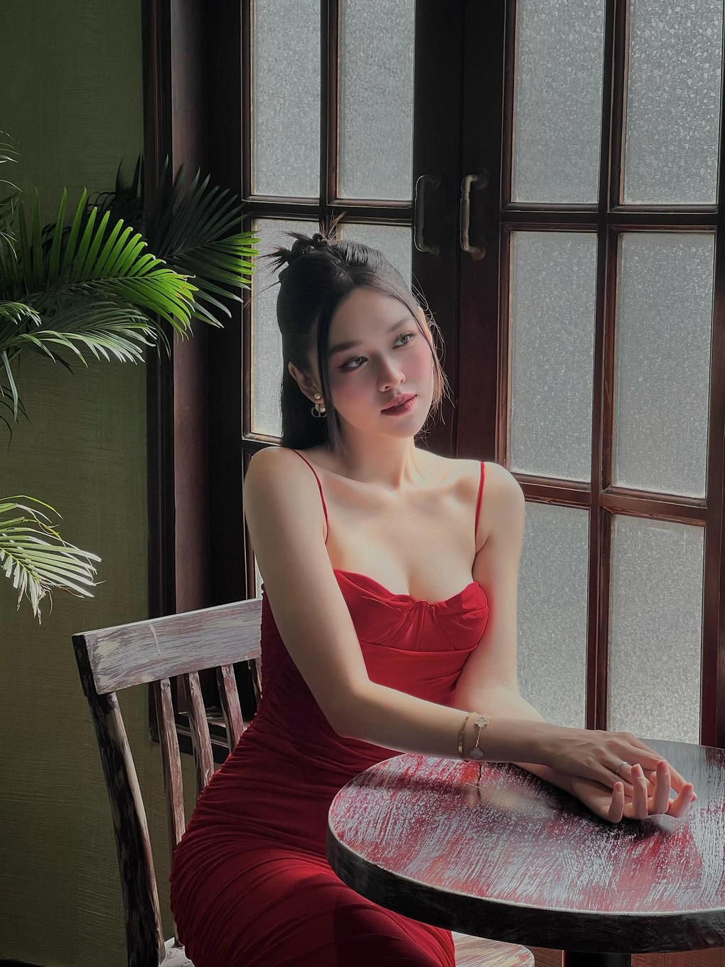 Á hậu sinh năm 2000 Tường San: Lấy chồng lúc 20 tuổi, cuộc sống giờ ra sao? - 5 Á hậu sinh năm 2000 Tường San: Lấy chồng lúc 20 tuổi, cuộc sống giờ ra sao? - 5