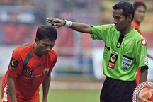 Lo V-League có “biến”, VPF lại mời trọng tài ngoại điều hành hai vòng cuối