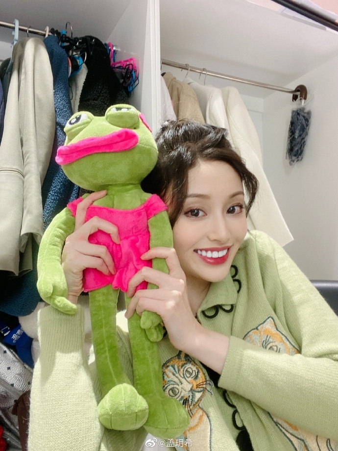 Mỹ nam đa tình Lâm Canh Tân lộ ảnh hò hẹn cùng “bạn gái tin đồn” - 7 Mỹ nam đa tình Lâm Canh Tân lộ ảnh hò hẹn cùng “bạn gái tin đồn” - 7