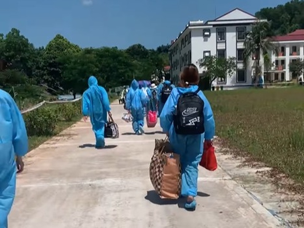Yên Bái, Lào Cai đón gần 1.000 người lao động từ Bắc Giang trở về - 3 Yên Bái, Lào Cai đón gần 1.000 người lao động từ Bắc Giang trở về - 3