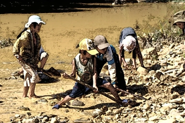 Bóc lột sức lao động của trẻ em bị phạt gì, có phải đi tù không?