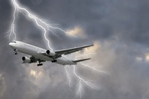 Sét đánh ảnh hưởng như thế nào tới máy bay trên không trung?