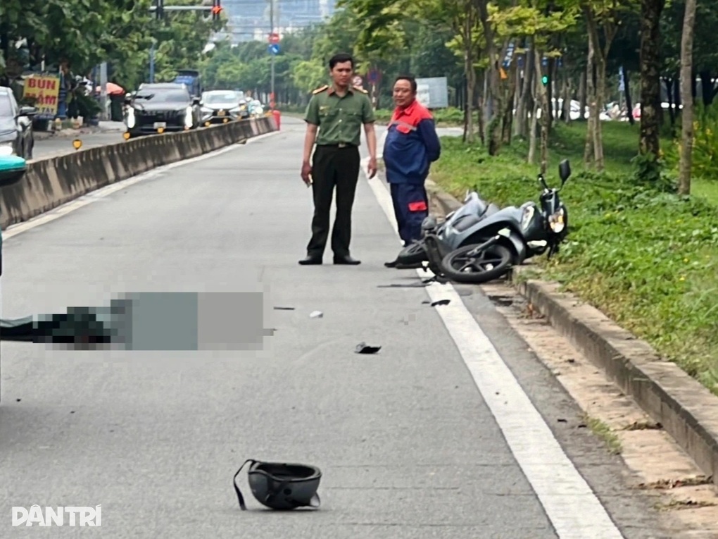 Taxi công nghệ chạy ngược chiều, tông tử vong người đi xe máy ở TPHCM - 1 Taxi công nghệ chạy ngược chiều, tông tử vong người đi xe máy ở TPHCM - 1