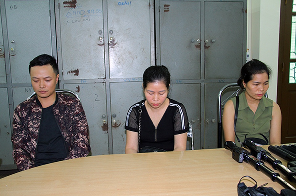 Triệt phá đường dây buôn bán vũ khí thô sơ trên Facebook - 1 Triệt phá đường dây buôn bán vũ khí thô sơ trên Facebook - 1