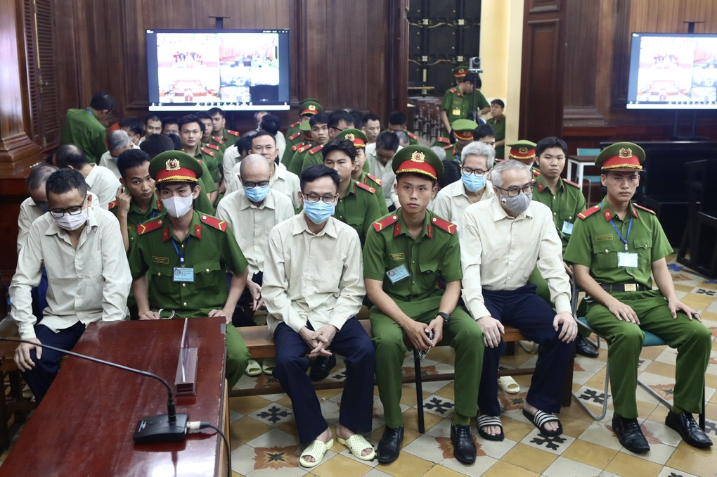 Hai cựu Cục trưởng Đăng kiểm phạm tội với động cơ vụ lợi - 5 Hai cựu Cục trưởng Đăng kiểm phạm tội với động cơ vụ lợi - 5