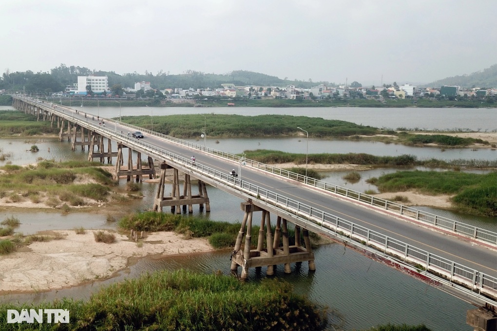 Lấy ý tưởng bờ xe nước thiết kế cầu 2.200 tỷ đồng - 2 Lấy ý tưởng bờ xe nước thiết kế cầu 2.200 tỷ đồng - 2
