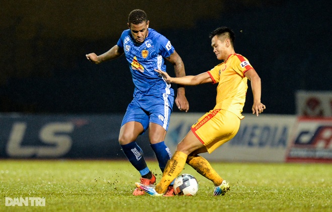 Thanh Hoá 2-1 Quảng Nam: Ngày về không trọn vẹn của HLV Nguyễn Thành Công - 8 Thanh Hoá 2-1 Quảng Nam: Ngày về không trọn vẹn của HLV Nguyễn Thành Công - 8