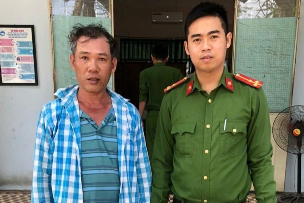 Đào móng nhà phát hiện 2 thùng sắt chứa đầy đạn - 1 Đào móng nhà phát hiện 2 thùng sắt chứa đầy đạn - 1