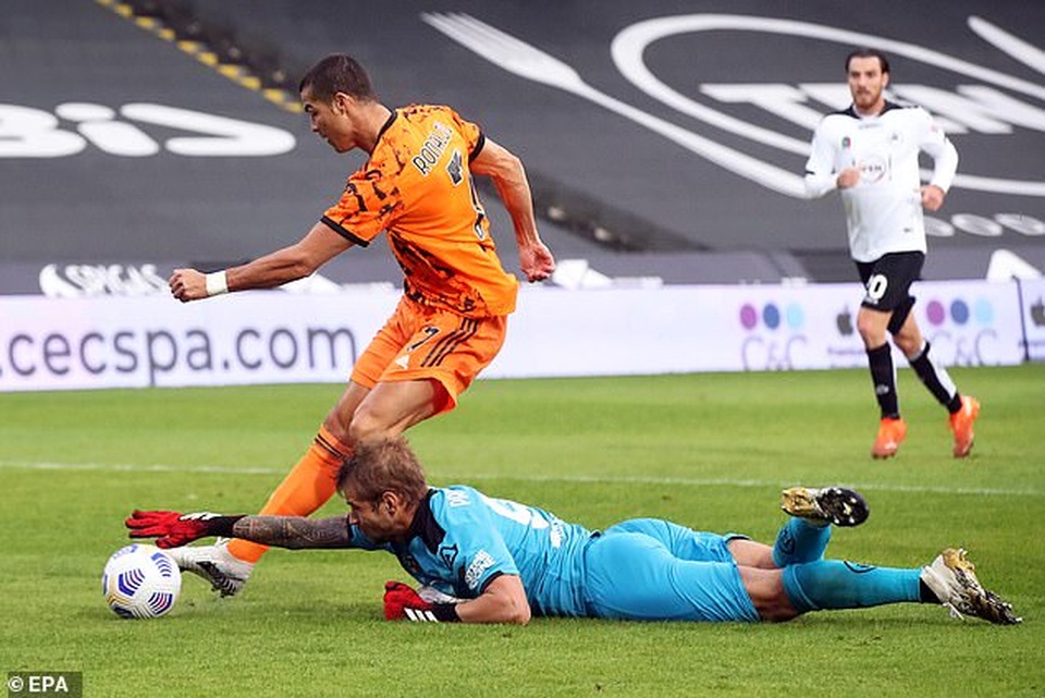 Barcelona tăng tốc, Juventus chờ hiệu ứng từ C.Ronaldo - 3 Barcelona tăng tốc, Juventus chờ hiệu ứng từ C.Ronaldo - 3